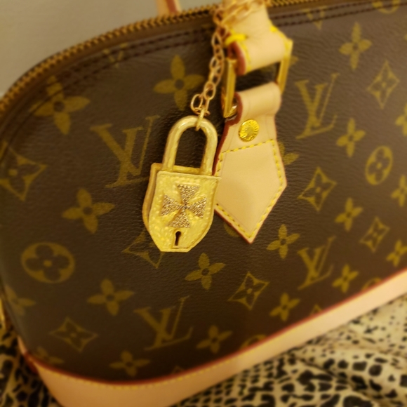 Meet your Posher, Martine - Picture 2 of 3